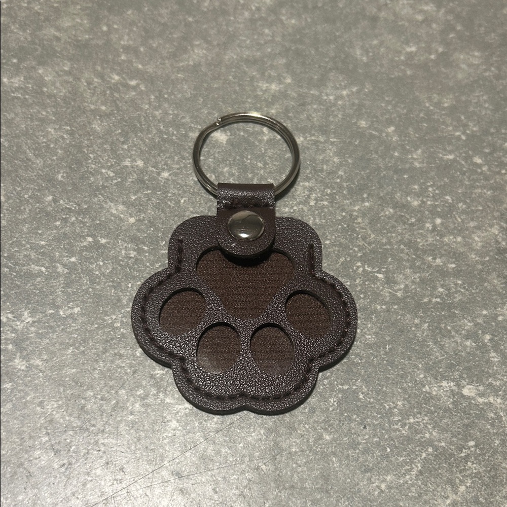 Paw keychain for pet hair NEW